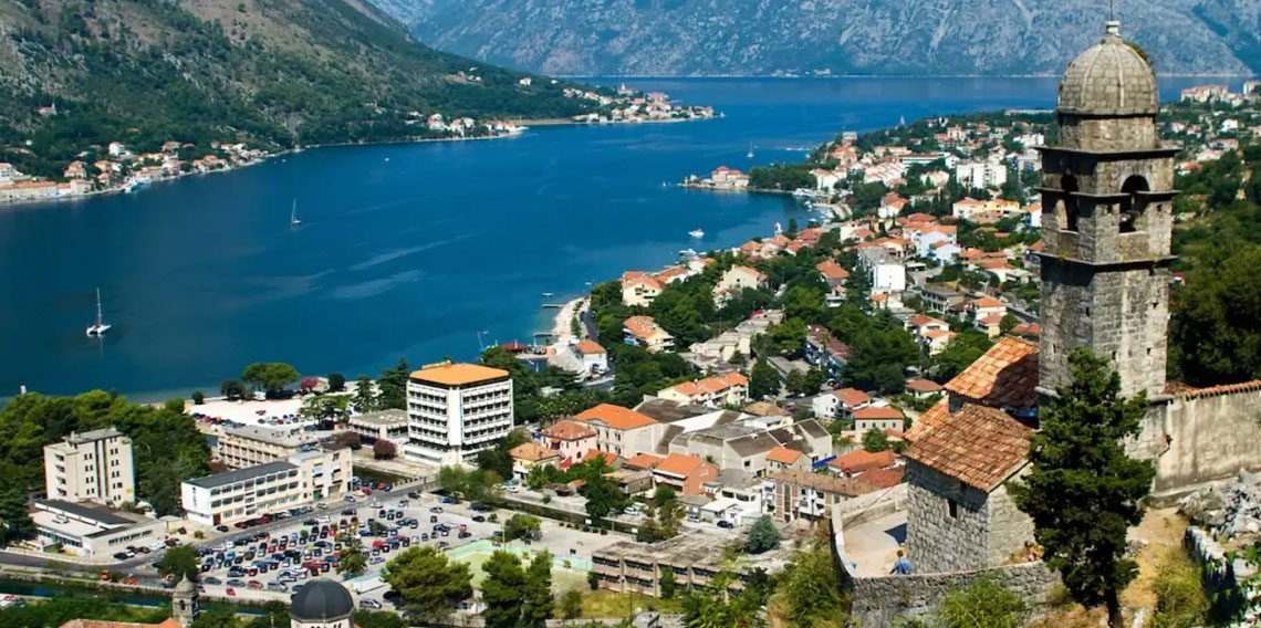 Karadağ, Türkiye'den vizesiz seyahati geçici olarak askıya alıyor