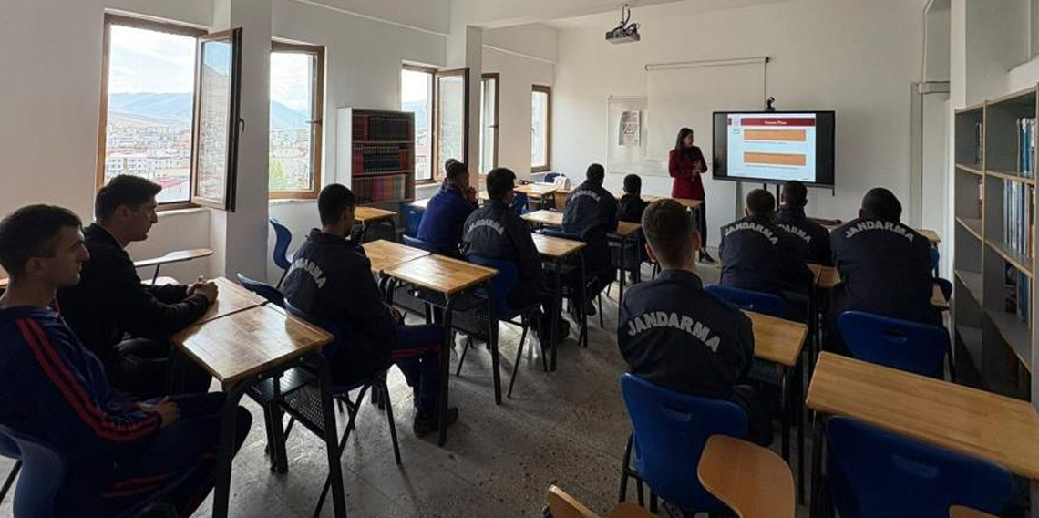 Bayburt'ta ‘Kadına Yönelik Şiddetle Mücadele' seminerleri devam ediyor
