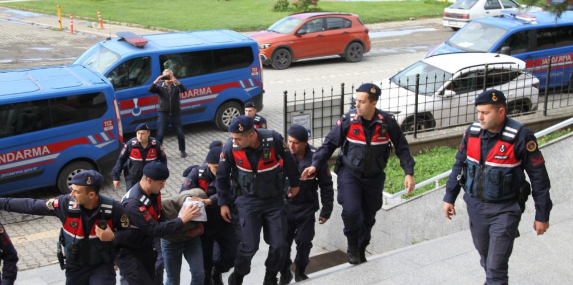 Bir ilçeyi diken üstünde tutan zanlı, adliyeye sevk edildi