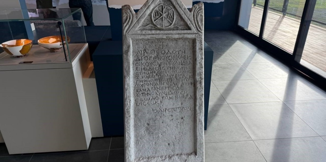 Bazilikada 2 bin yıllık beddua görenleri hayrete düşürdü