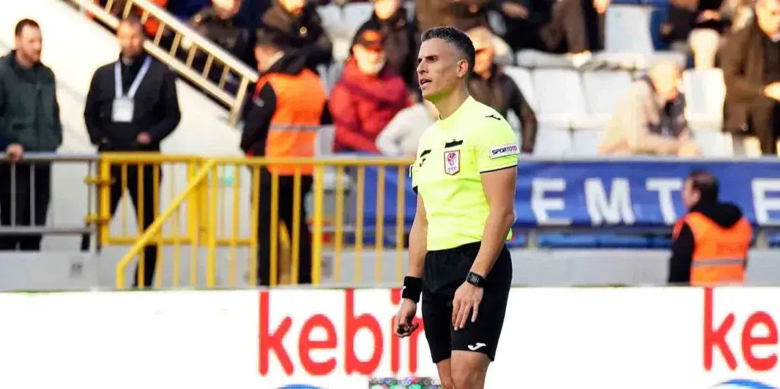Beşiktaş - Fenerbahçe derbisinin VAR hakemi Sarper Barış Saka oldu!