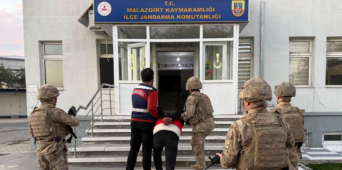 Muş'ta kardeşini silahla öldürüp kaçmıştı! Van'da yakalandı