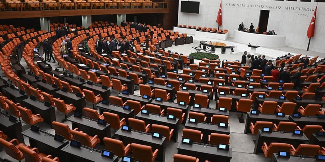 Vakıflar Kanunu'nda değişiklik öngören teklifin ilk 8 maddesi kabul edildi