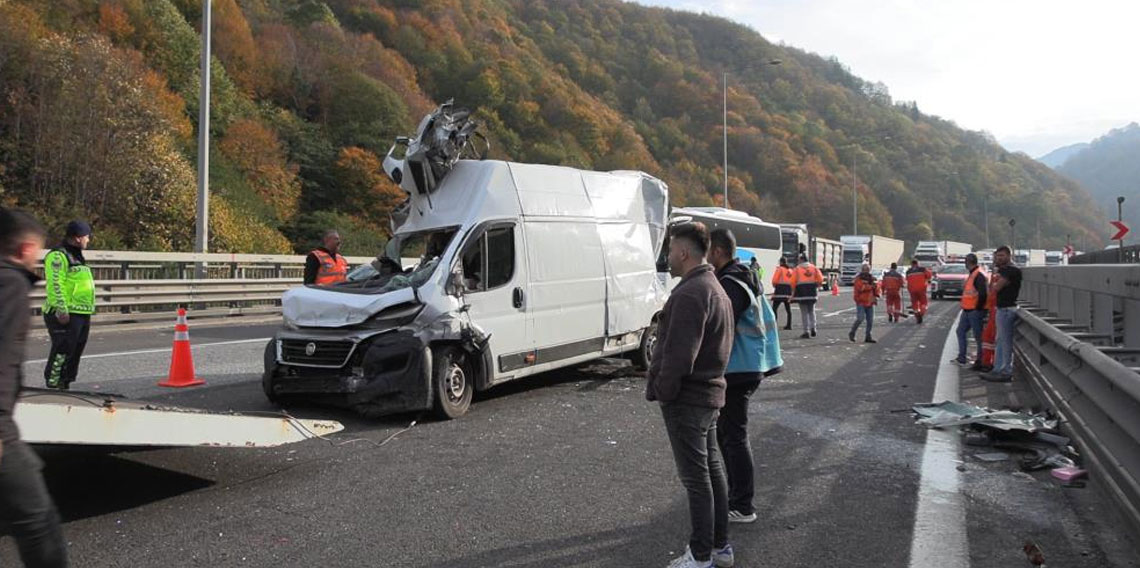 TEM'in Bolu geçişinde zincirleme kaza: 1 yaralı