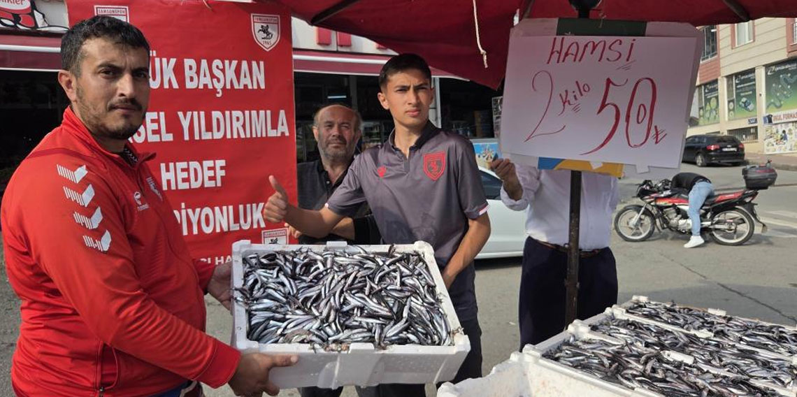 Fanatik balıkçı çıldırdı, hamsiyi 25 TL’den sattı