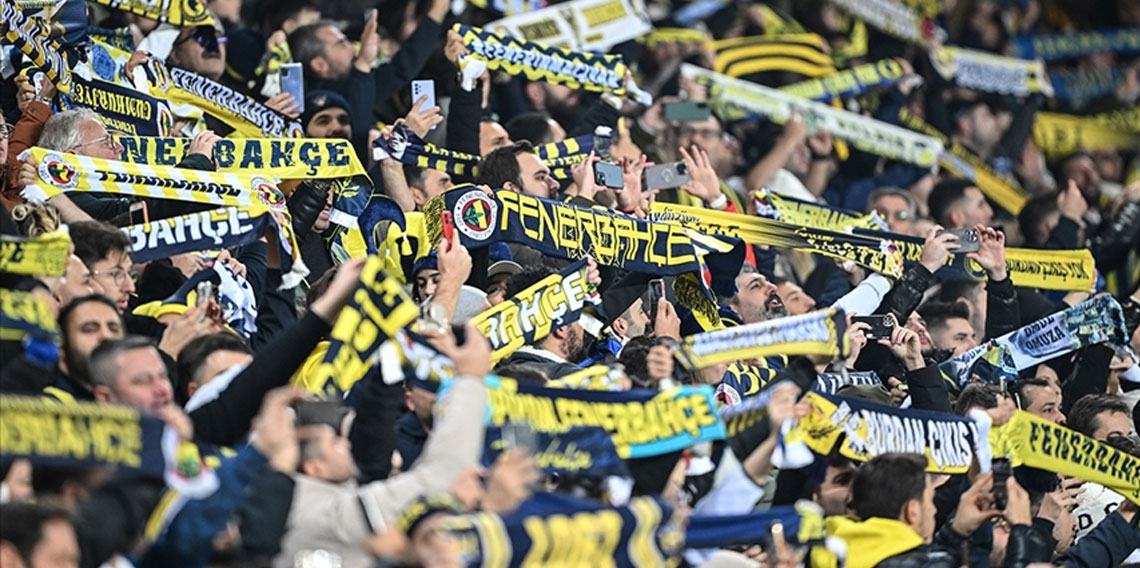 Galatasaray kaybetti! Fenerbahçe taraftarı kutlama yaptı!