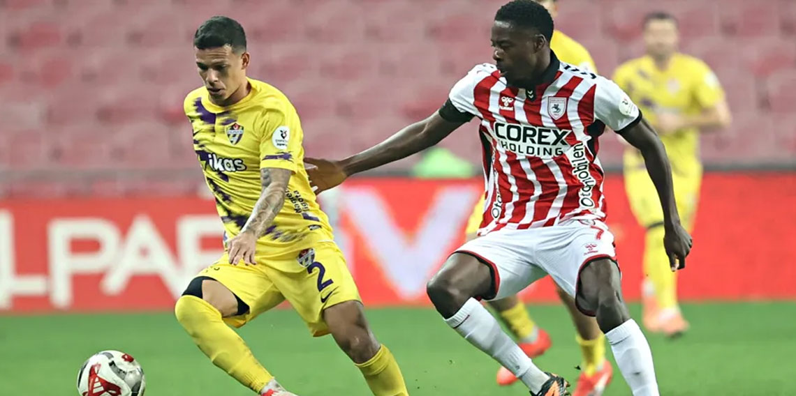 Samsunspor son dakikalarda galibiyete uzandı