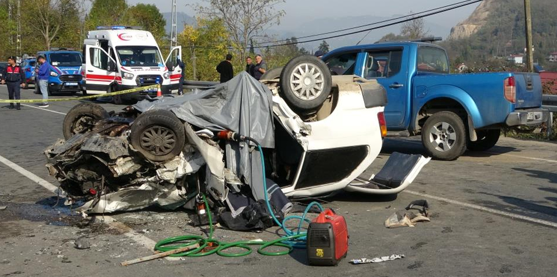 Ordu'da otomobil ile kamyonet çarpıştı