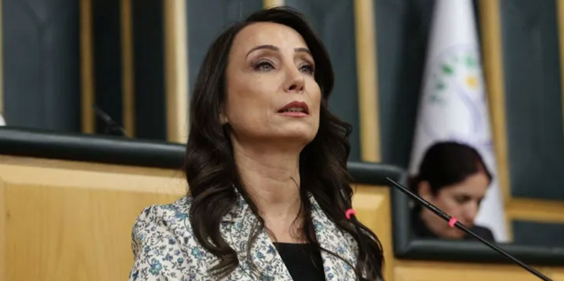 Tülay Hatimoğulları: Tarihi fırsatın önüne set çekenler var