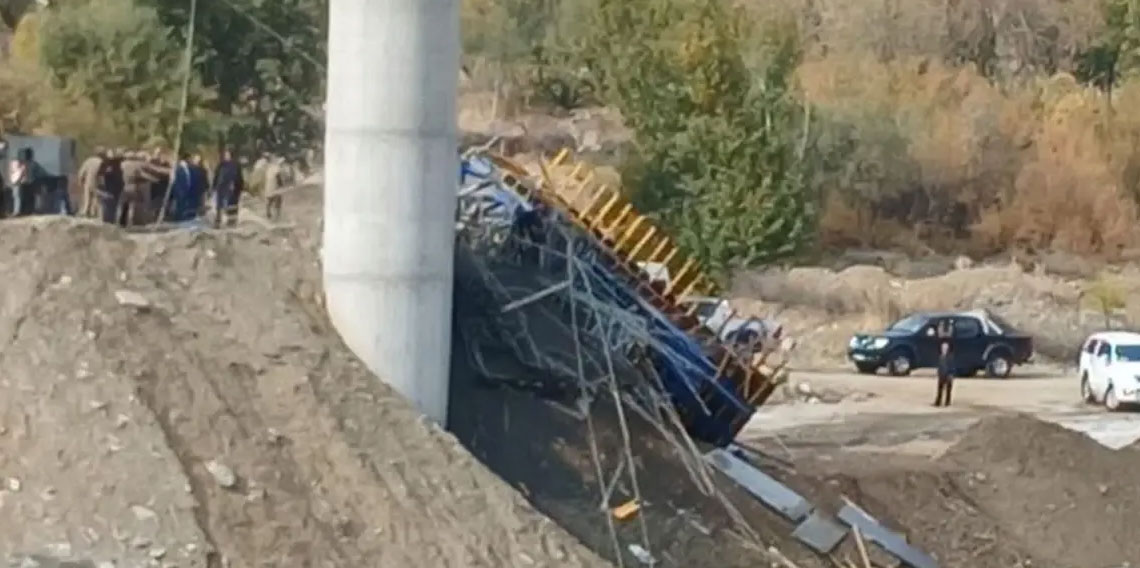 Diyarbakır'da viyadük inşaatında iskele çöktü: 3 ölü, 2 ağır yaralı