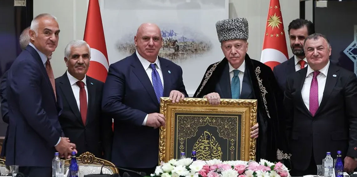 Erdoğan, Dünya Ahıska Türkler Birliği heyeti ile bir araya geldi