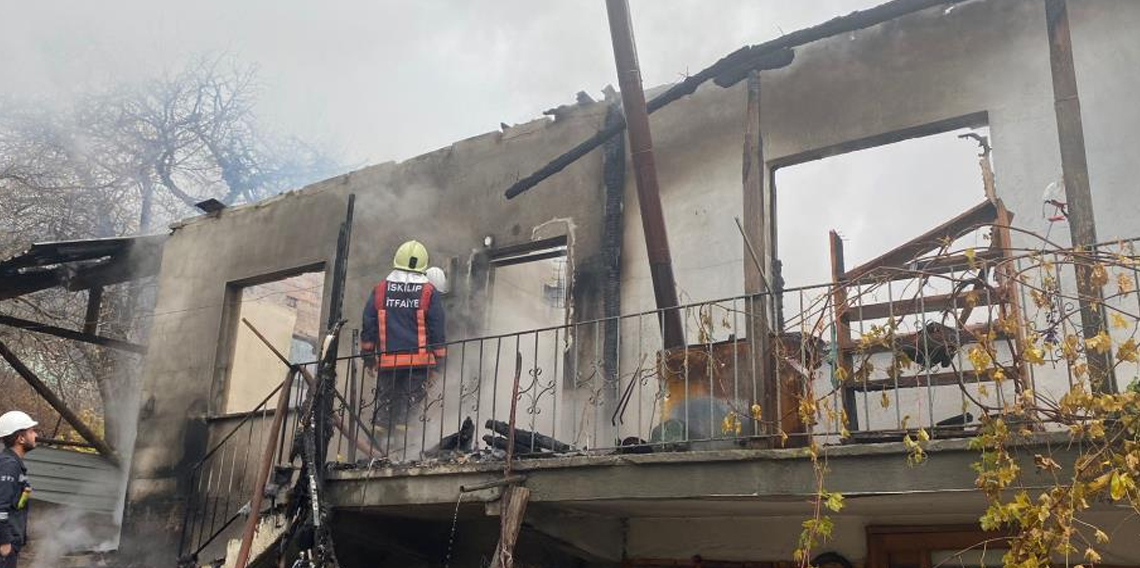 İskilip’te müstakil ev alev alev yandı