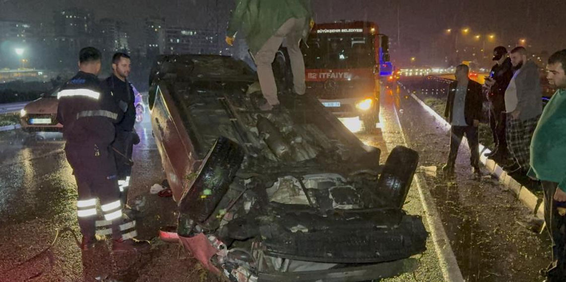 Samsun'da hurdaya dönen araçtan yara almadan çıktılar