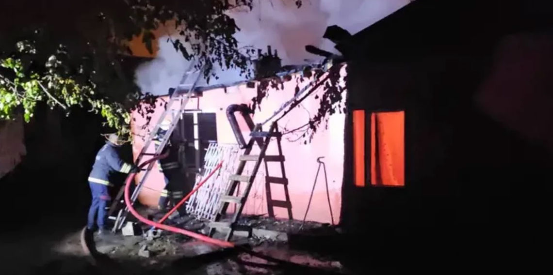 Erzincan'da can pazarı: Dört kişilik aile alevlerin ortasında kaldı