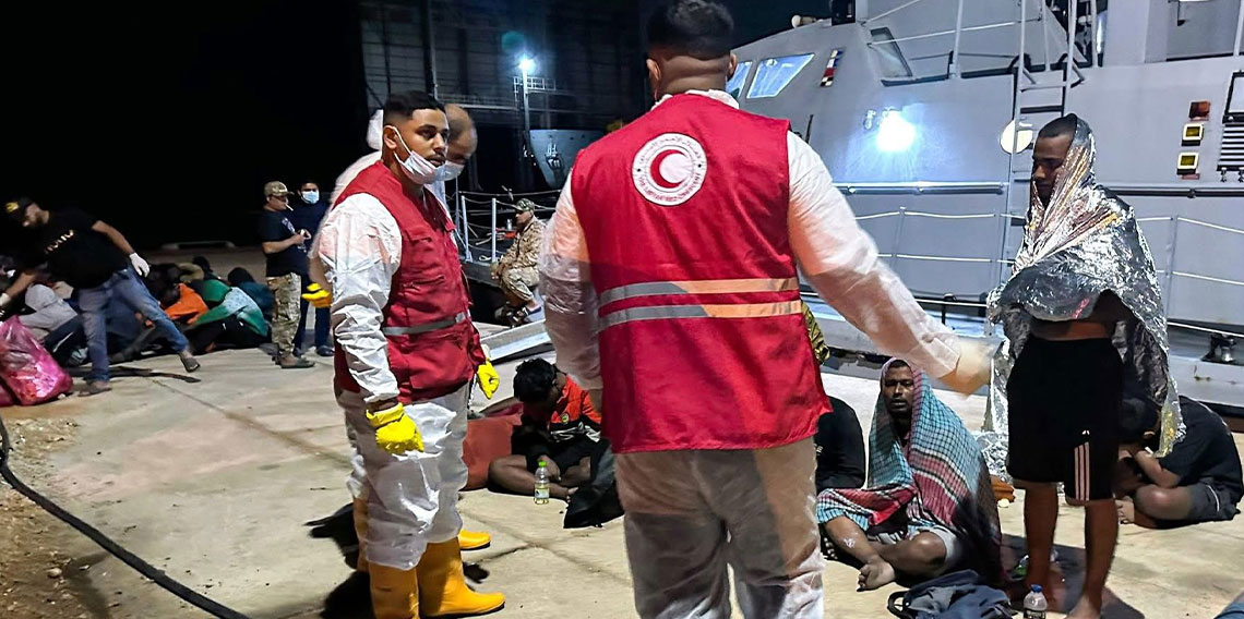 Libya açıklarında 95 göçmeni taşıyan iki tekne alabora oldu: 4 ölü