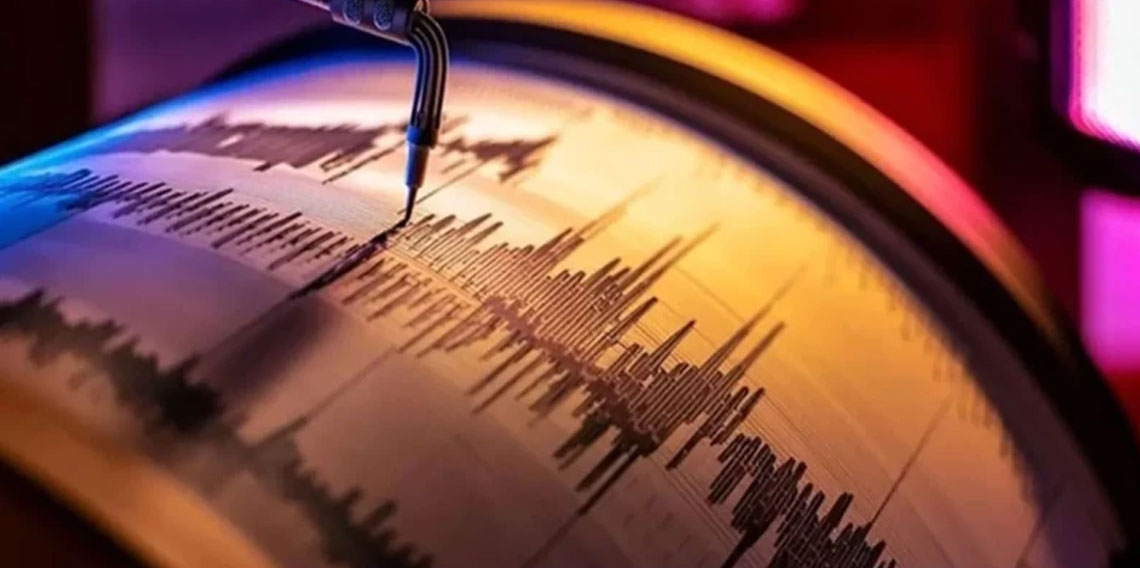 Balıkesir Sındırgı’da gece saatlerinde 4 büyüklüğünde deprem