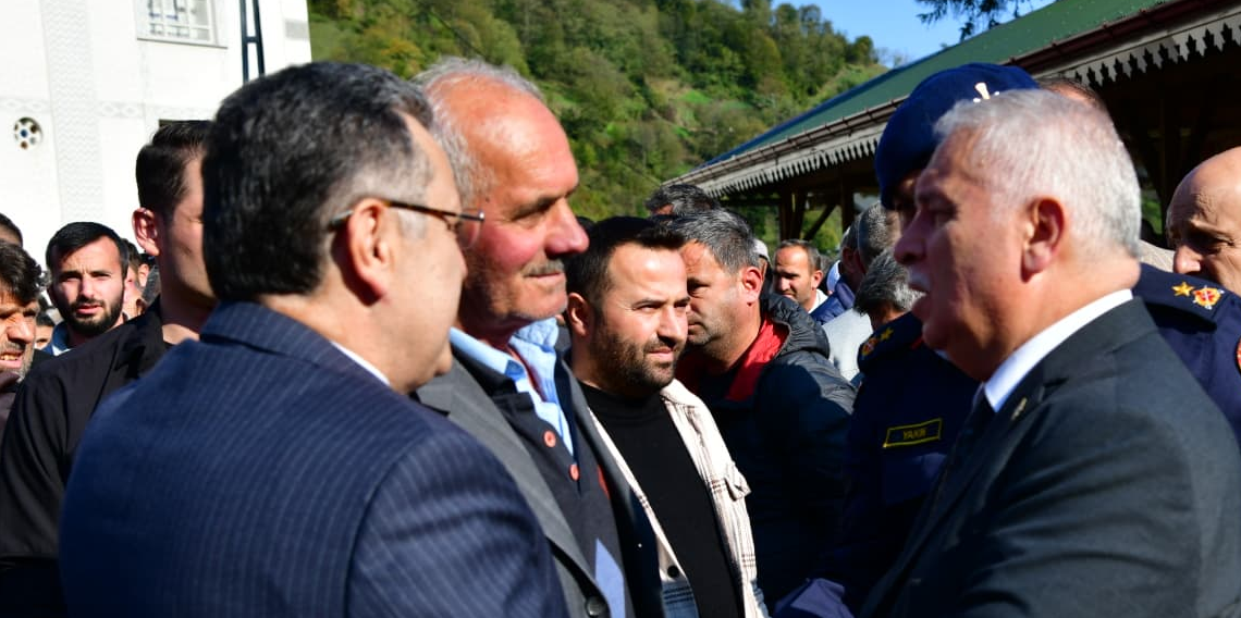 Vali Aziz Yıldırım, Selahattin Erdoğan’ın Cenaze Törenine Katıldı