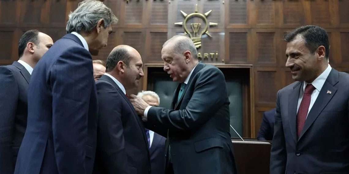 CHP'li ve Yeniden Refah Partili iki belediye AK Parti'ye geçti