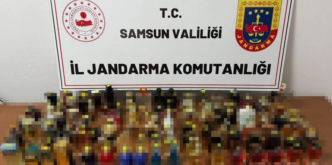 Jandarma 320 adet gümrük kaçağı parfüm ele geçirdi
