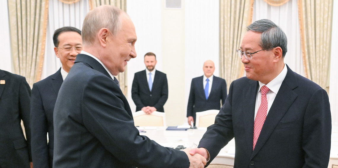 Putin, Çin Başbakanı Li ile bir araya geldi