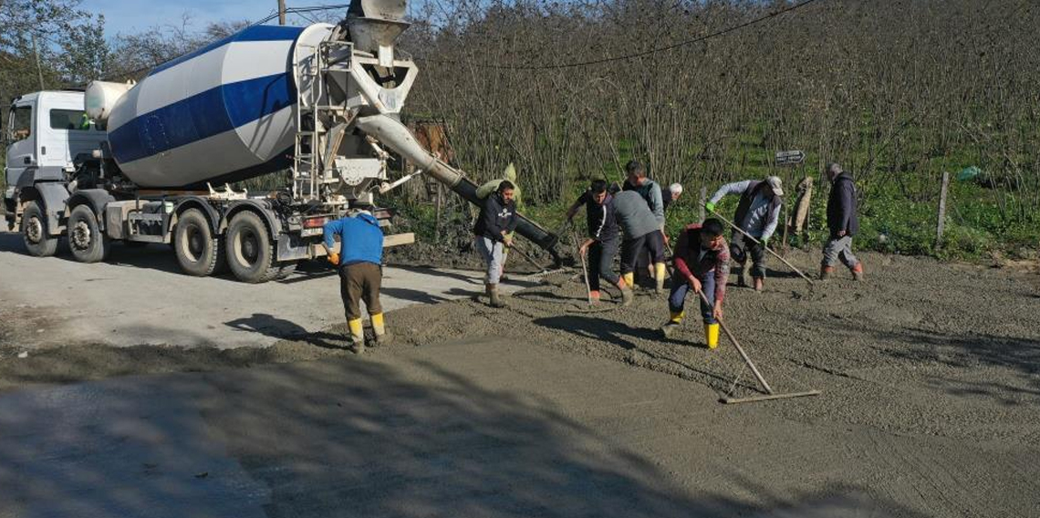 Ordu’da beton yol çalışmaları devam ediyor