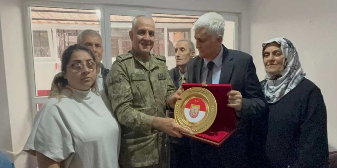 Garnizon Komutanı Ala’dan görme engellilere yakın ilgi