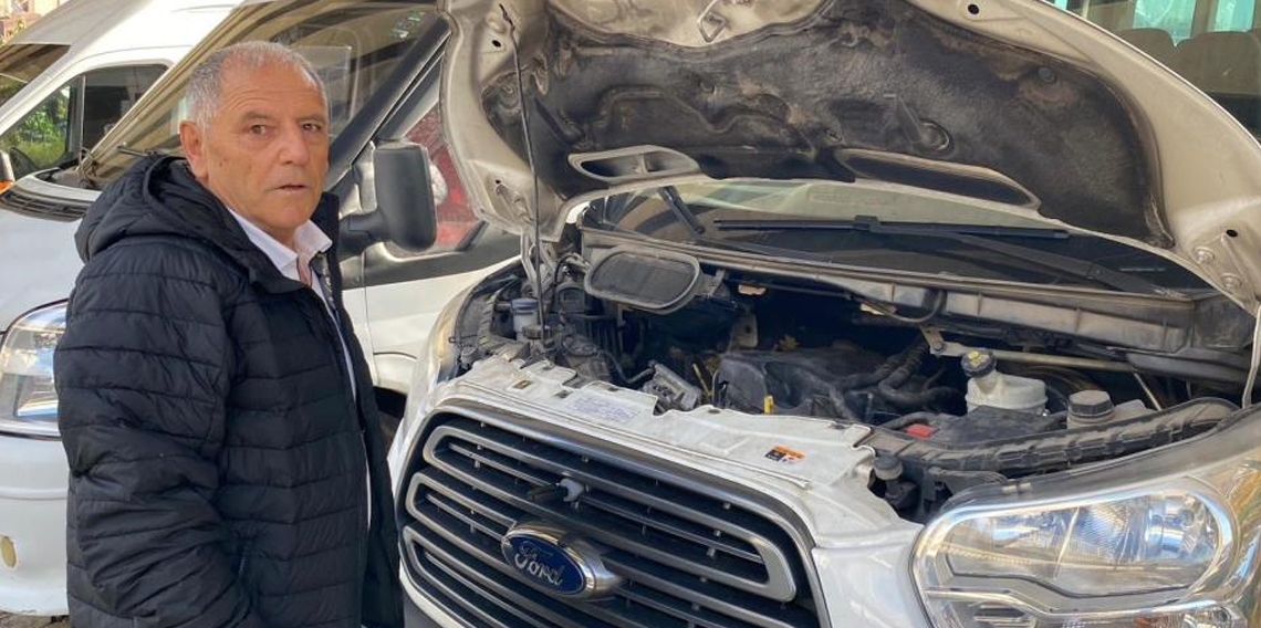 4 yavru kedinin dolmuş motorundaki yolculuğu Hopa'da son buldu