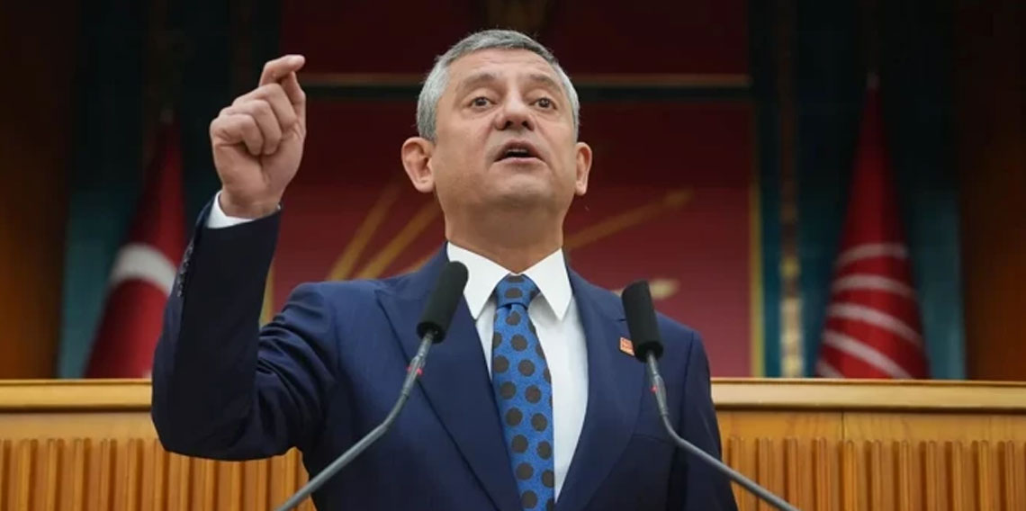 Özgür Özel'den o isme makamında fırça: 'Hangi yüzle geldin?'