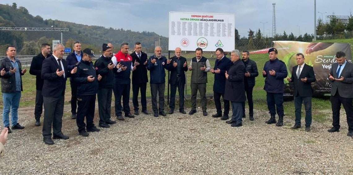 Deprem şehitleri anısına 350 fidan dikildi