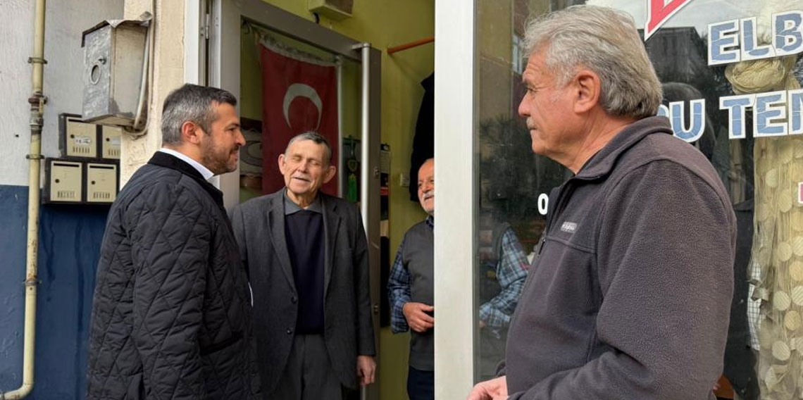 Başkan Çetinkaya, vatandaşların taleplerini dinliyor