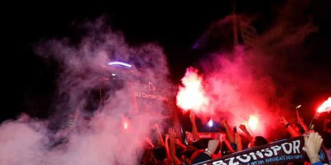 Trabzonspor’a muhteşem karşılama! Yer yerinden oynayacak!