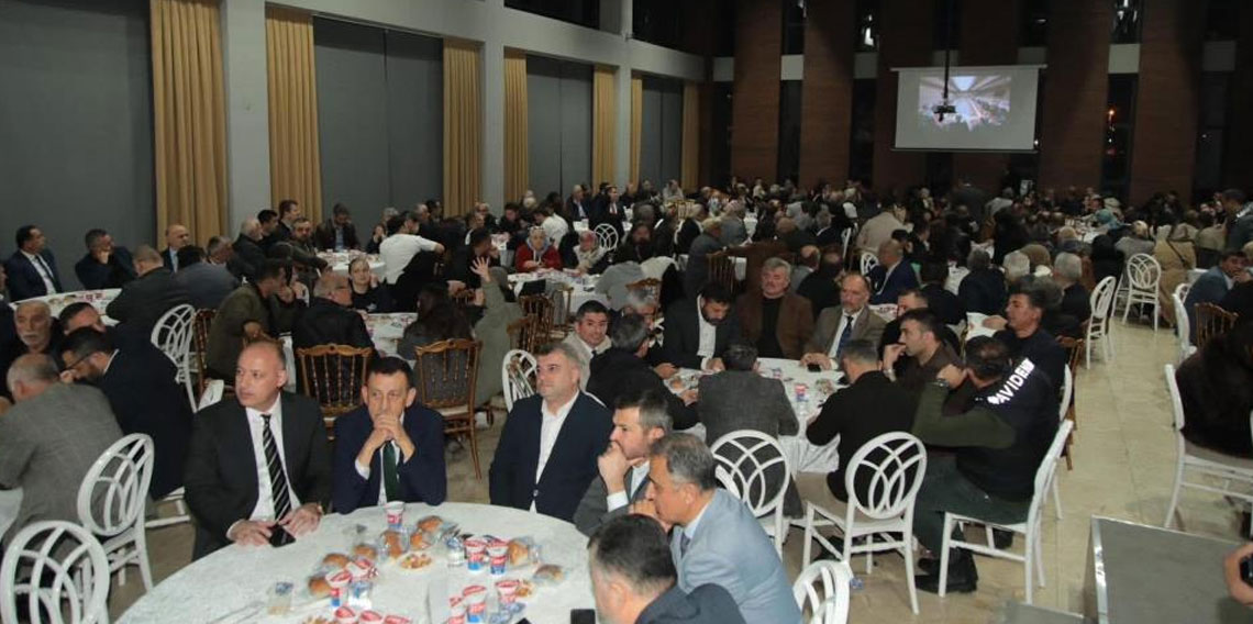 Yenicelilerden salona sığmayan birlik ve beraberlik