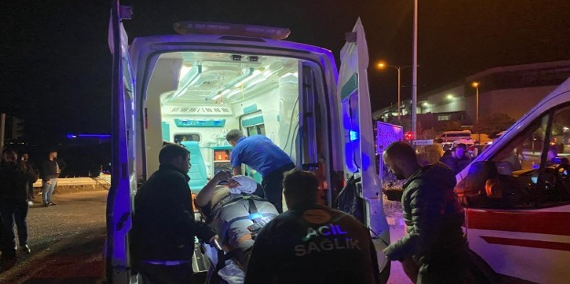 Kemalpaşa’da işçi servisleri çarpıştı: 15 yaralı