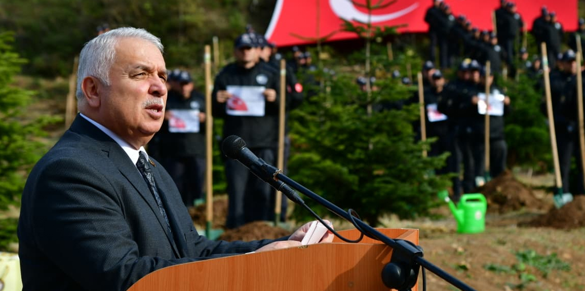 Şehitler İçin Fidanlar Toprakla Buluştu