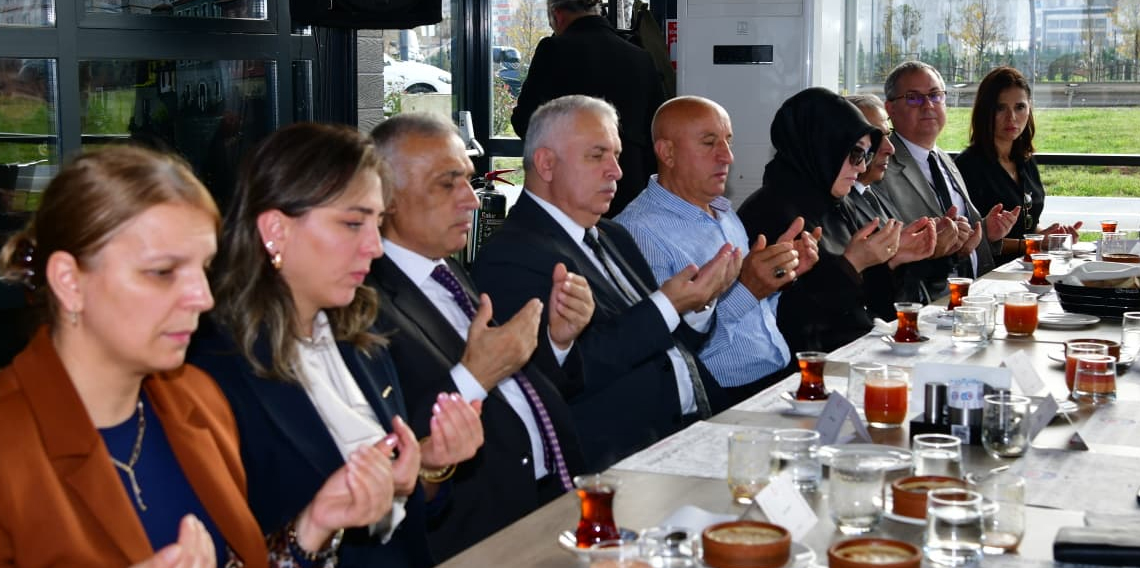 Vali Yıldırım Şehit Aileleriyle Bir Araya Geldi