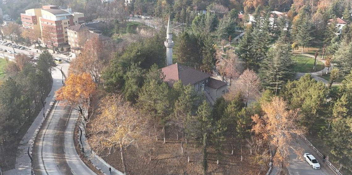 84 yıllık camide restorasyon