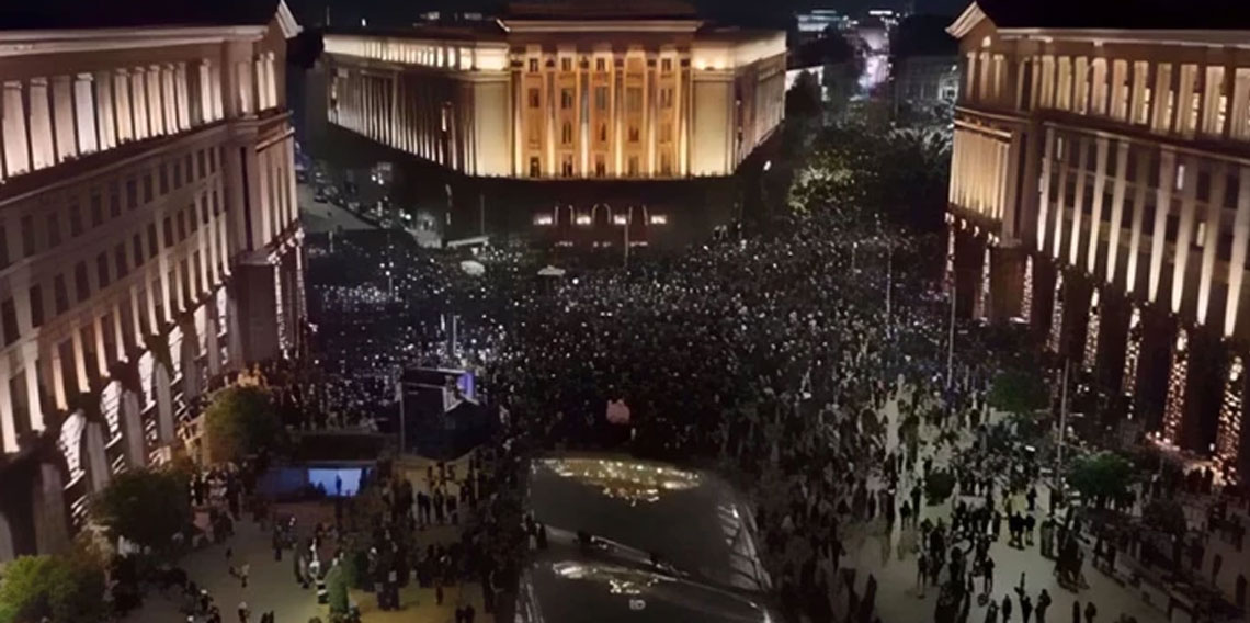 Bulgaristan’da protesto sonuç verdi: Bütçe gözden geçirilecek