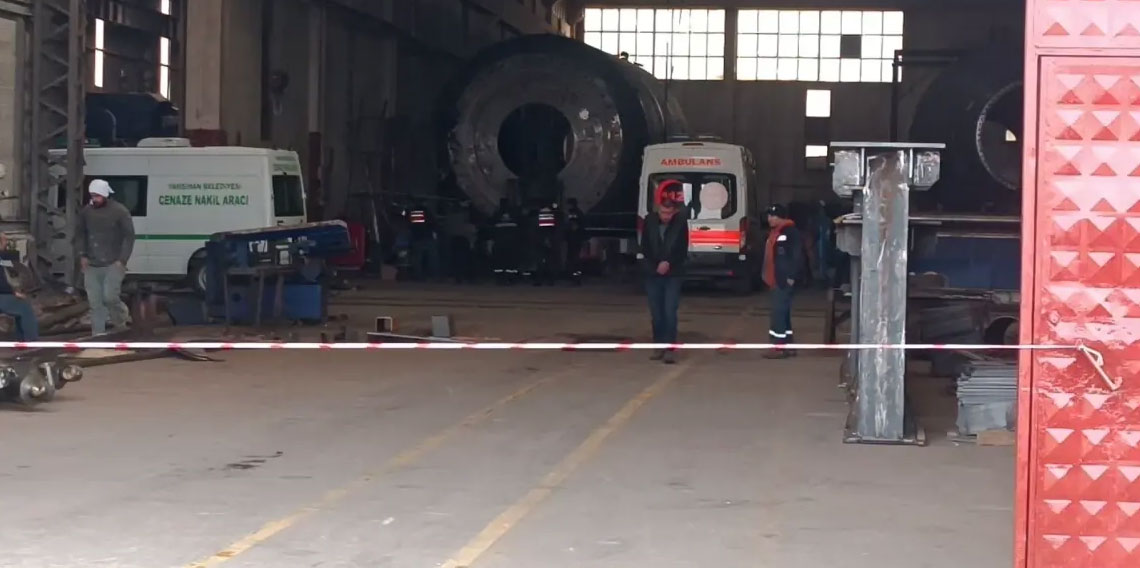 Kırıkkale'de 3 tonluk sac levhanın altında kalan 2 işçi öldü