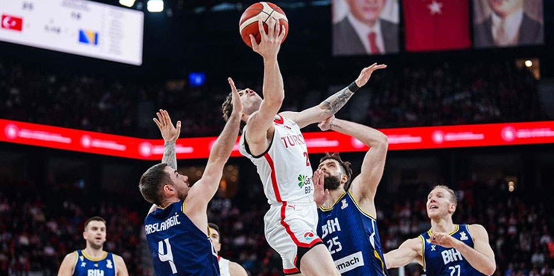 12 Dev Adam şov yaptı! Dünya Kupası yolunda ilk galibiyet