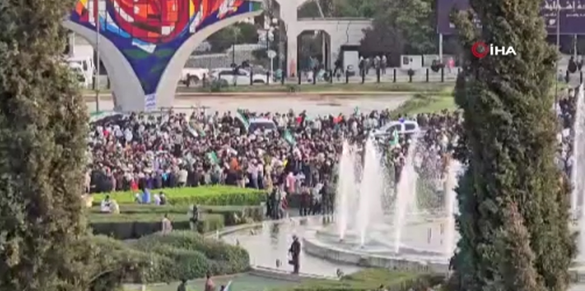 Suriye'de halk, ulusal birlik kutlamaları için meydanları doldurdu