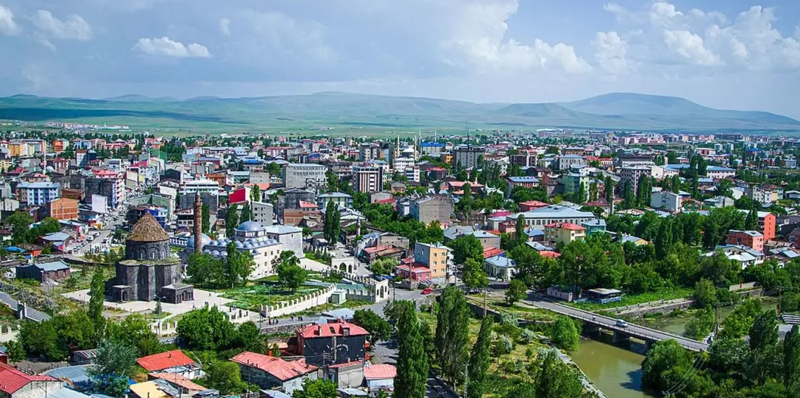 Merkez nüfusu 100 bin olan Kars'ta araç sayısı 50 bini aştı