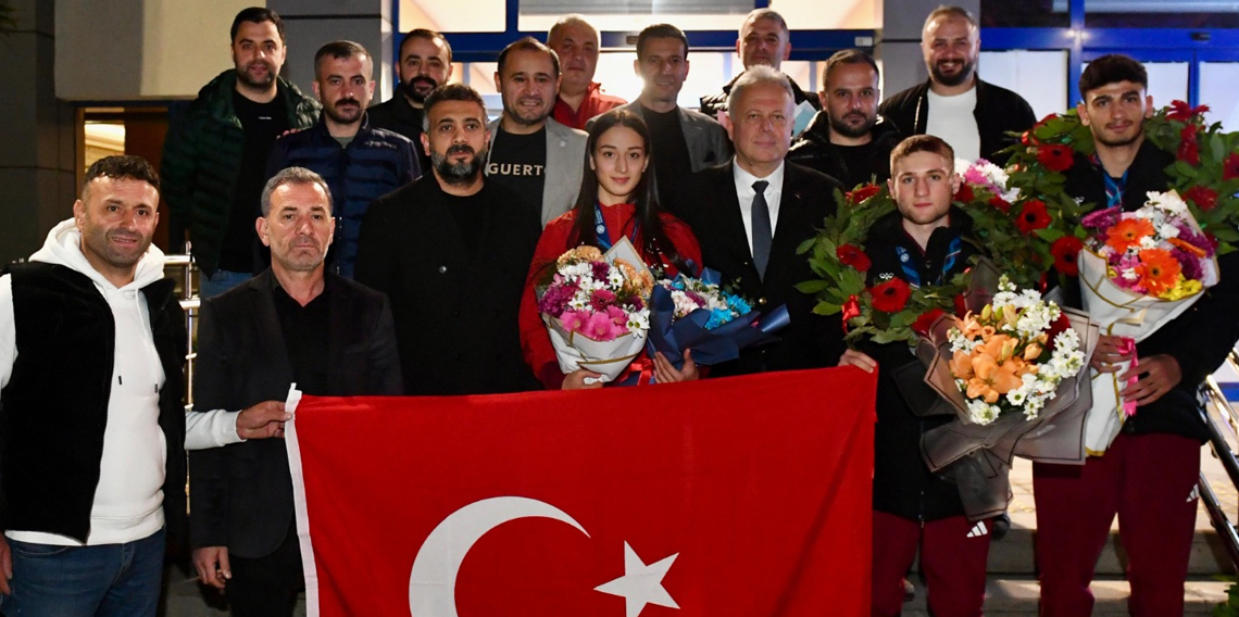 Trabzon şampiyonlarını karşıladı