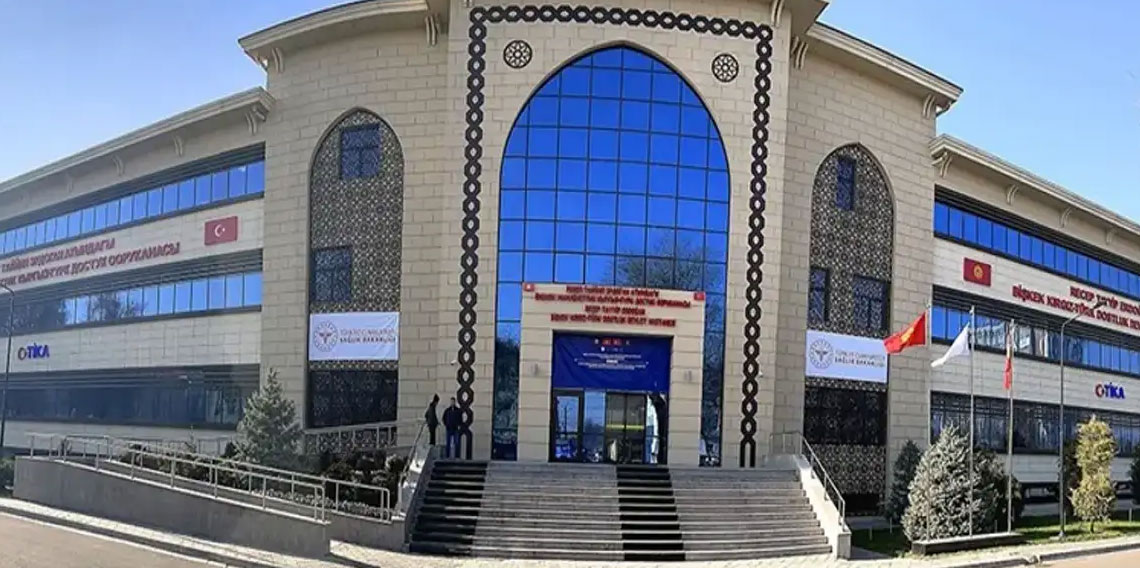 Rize'de yüksekten düşen üniversite öğrencisi ağır yaralandı