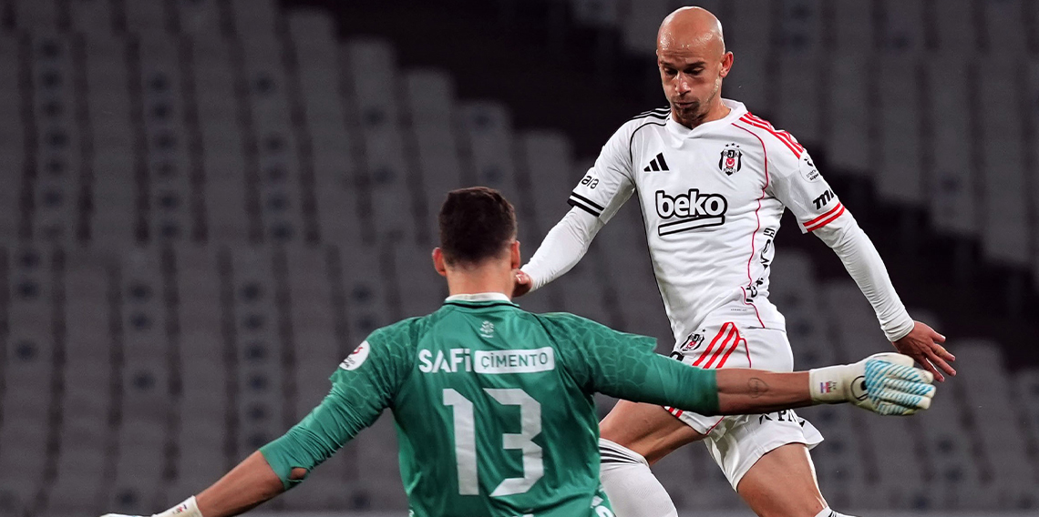 Kartal moral buldu! Beşiktaş Karagümrük'ü rahat geçti