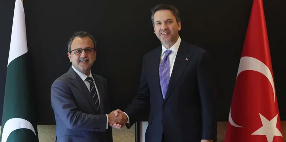 Türkiye ile Pakistan petrol ve gaz anlaşması imzaladı