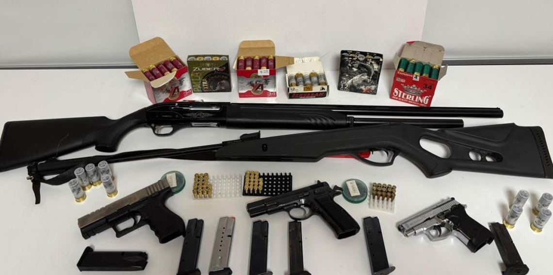 Atakum'da ruhsatsız silah ve mühimmat ele geçirildi