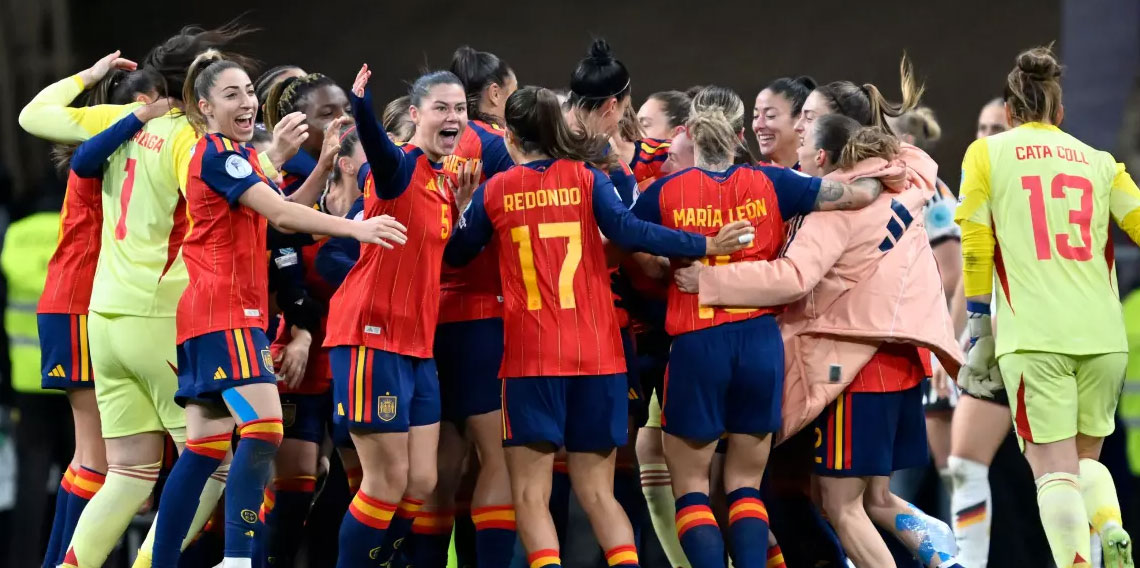 Almanya'yı 3 golle devirdiler! İspanya şampiyon oldu!