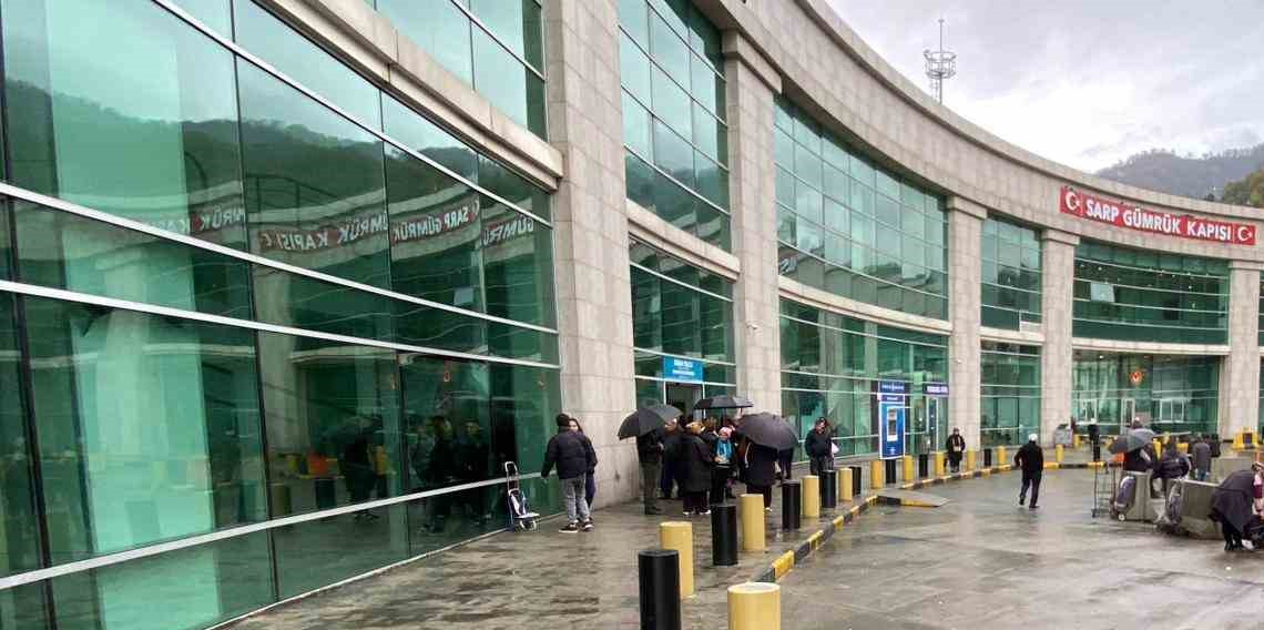 Gürcistan’a gidebilmek için sadece kimlik ve pasaport artık yeterli olmayacak