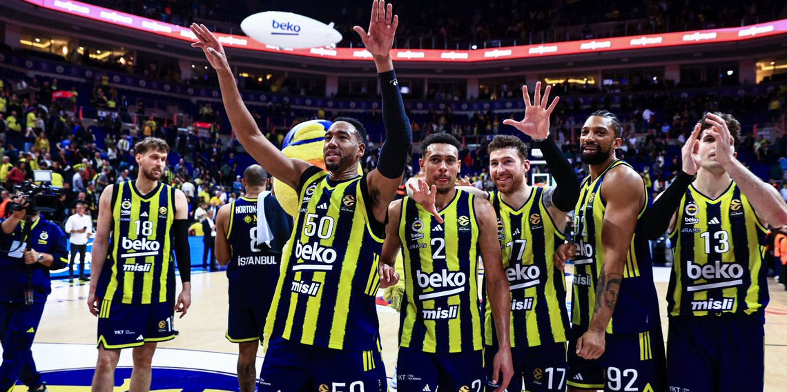 Parkeye su damladı! Dev maç iptal oldu!