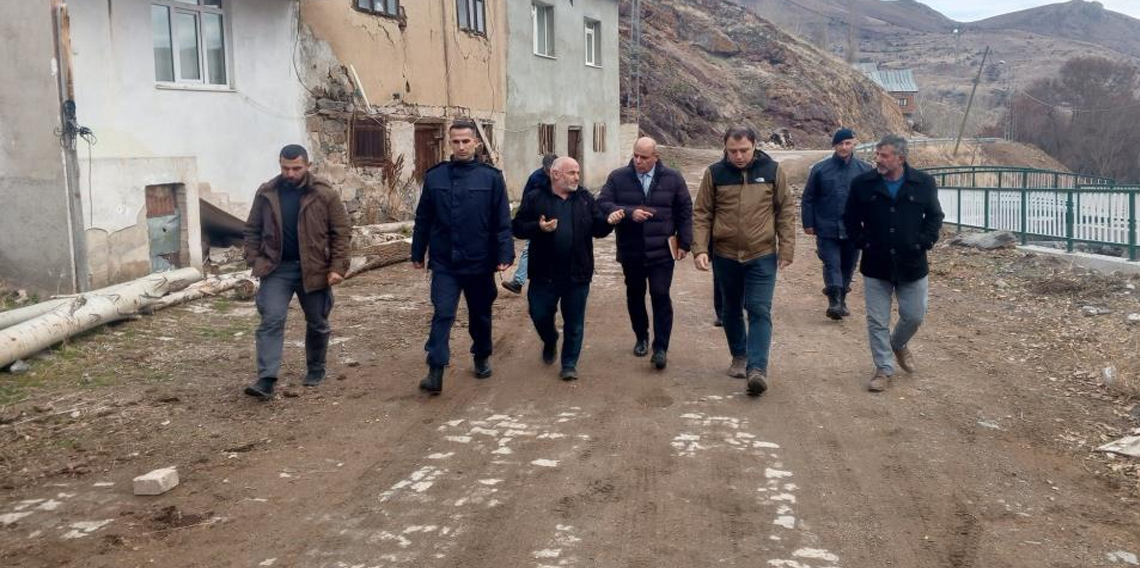 Kaymakam Bayram köy sakinleriyle bir araya geldi